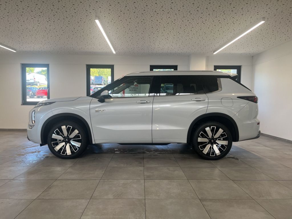 Mitsubishi Plug-in Hybrid Outlander