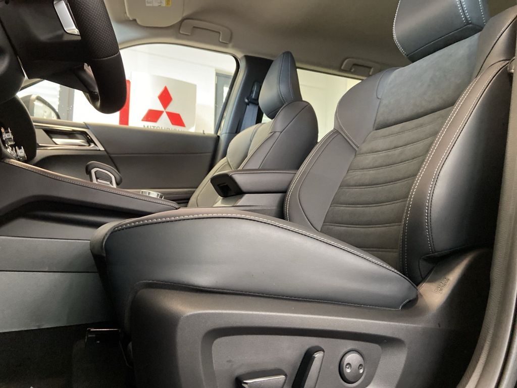 Mitsubishi Plug-in Hybrid Outlander