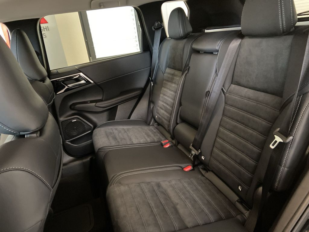 Mitsubishi Plug-in Hybrid Outlander