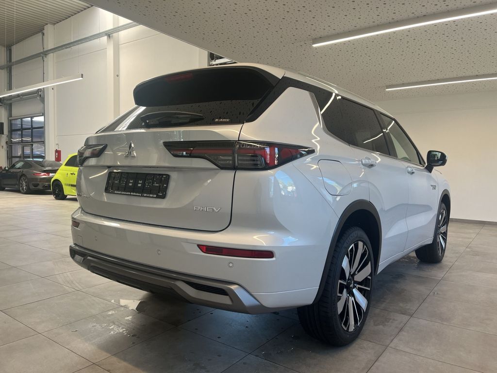 Mitsubishi Plug-in Hybrid Outlander