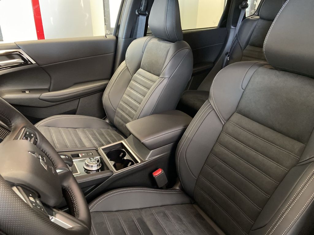 Mitsubishi Plug-in Hybrid Outlander