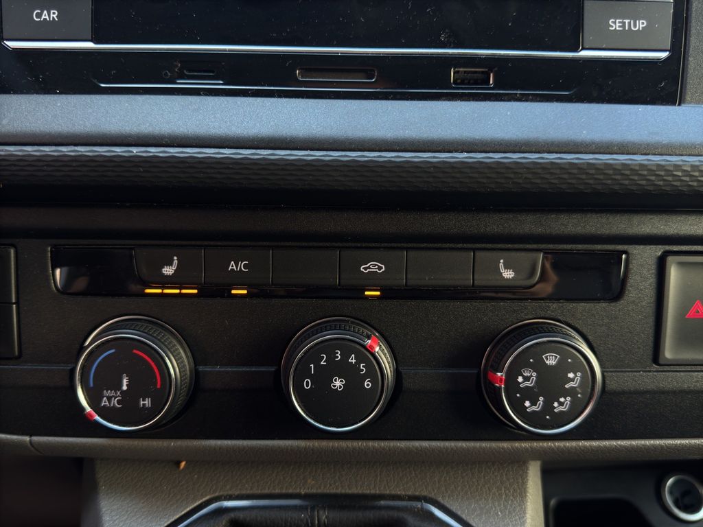 Volkswagen T6 Transporter 2024