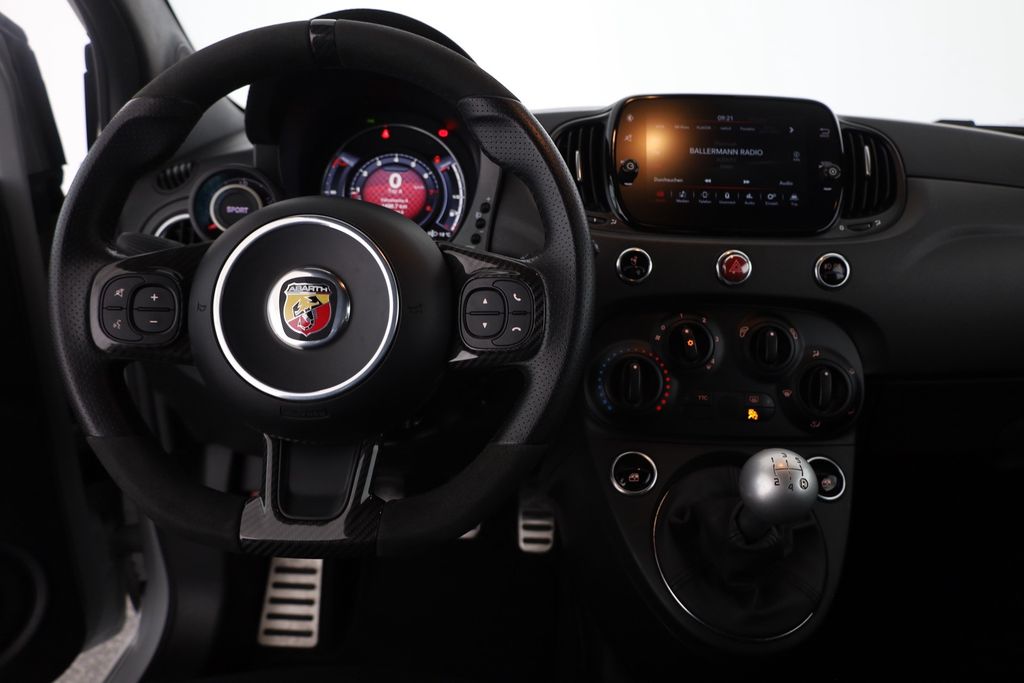 Abarth 695 2022