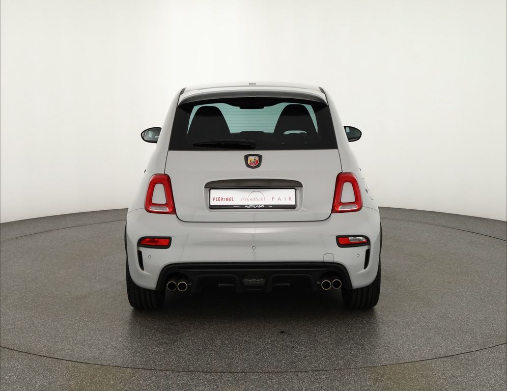 Abarth 695 2022