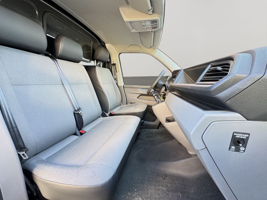 Volkswagen T6 Transporter 2024