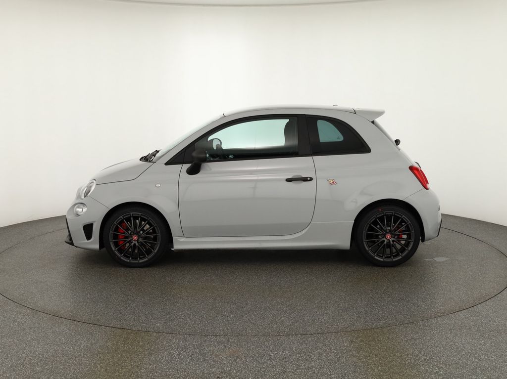 Abarth 695 2022