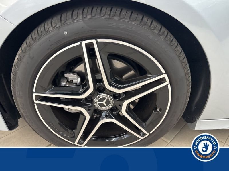 Mercedes-Benz A 180 2025