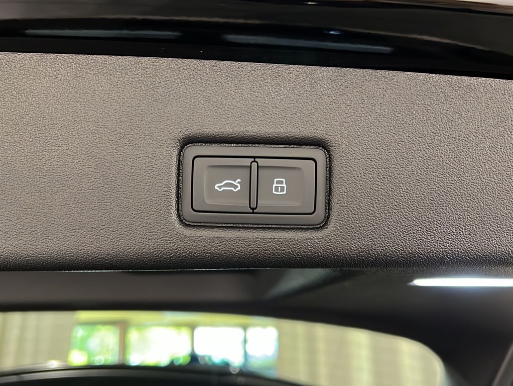 Audi SQ5 2025