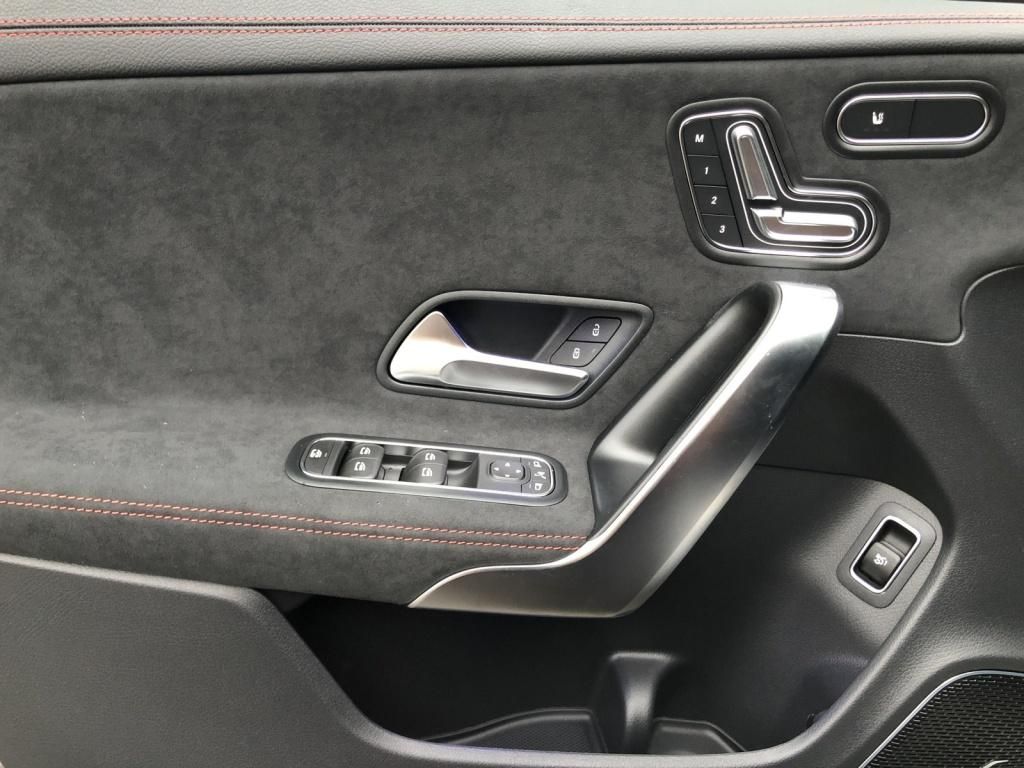 Mercedes-Benz CLA 35 AMG 2024