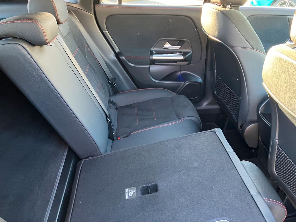 Mercedes-Benz GLA 220 2025