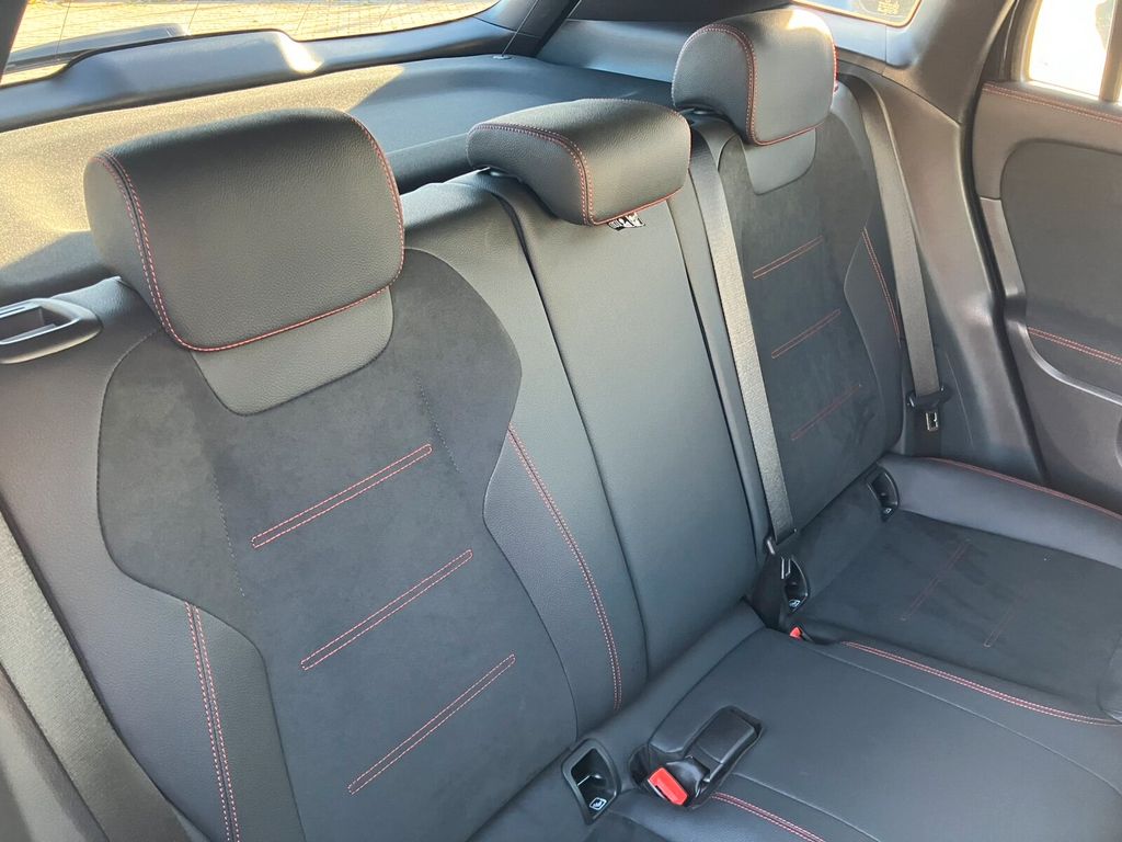 Mercedes-Benz GLA 220 2025