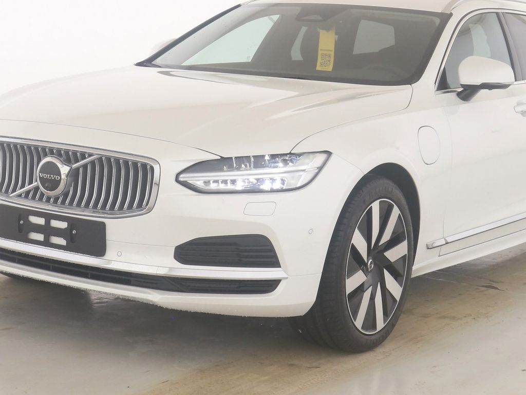 Volvo V90 2025