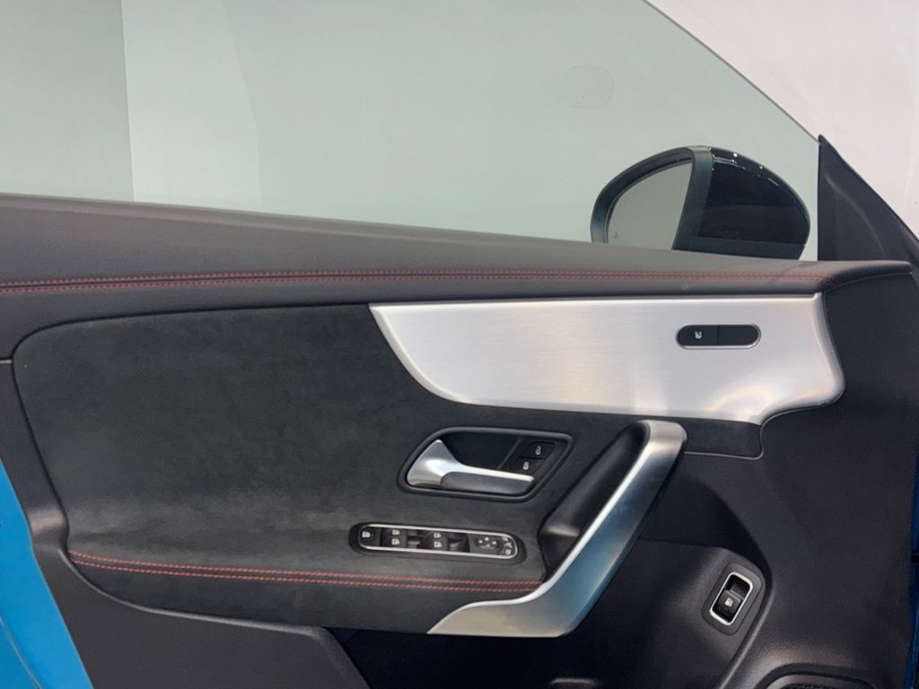 Mercedes-Benz CLA 250 2025