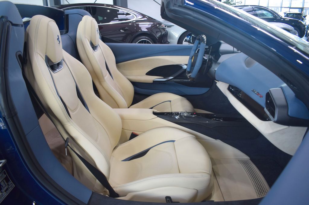 Ferrari 296 GTS 2025