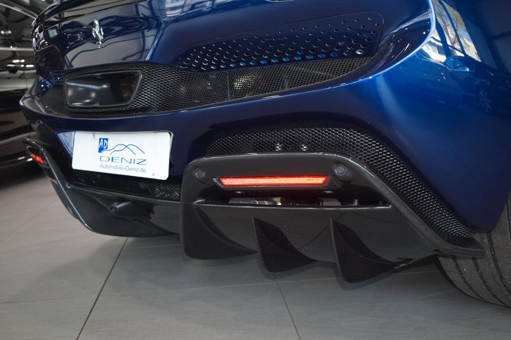 Ferrari 296 GTS 2025