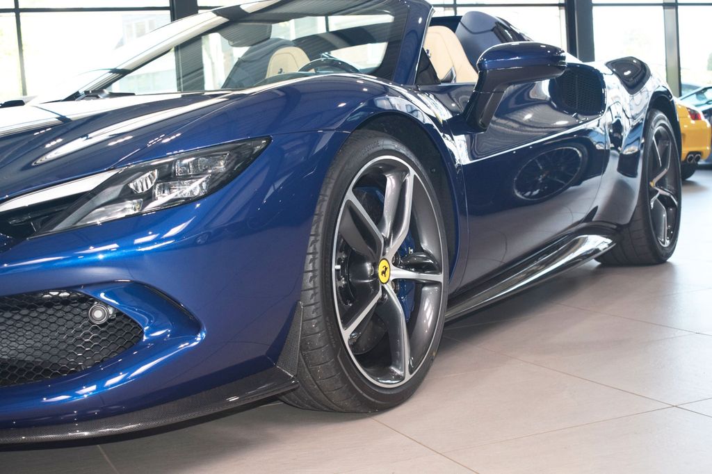 Ferrari 296 GTS 2025