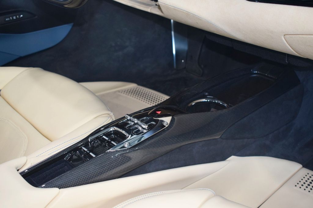 Ferrari 296 GTS 2025