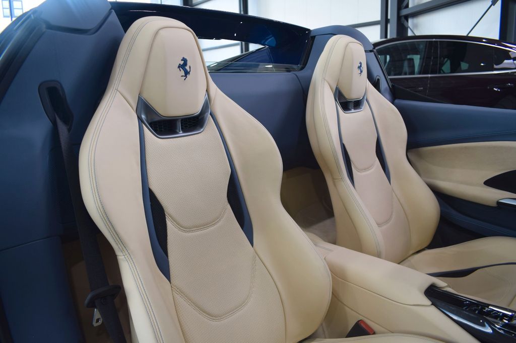 Ferrari 296 GTS 2025