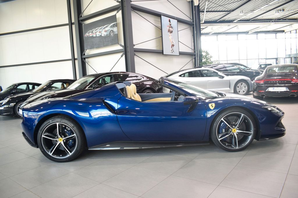 Ferrari 296 GTS 2025