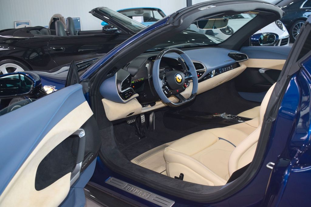 Ferrari 296 GTS 2025