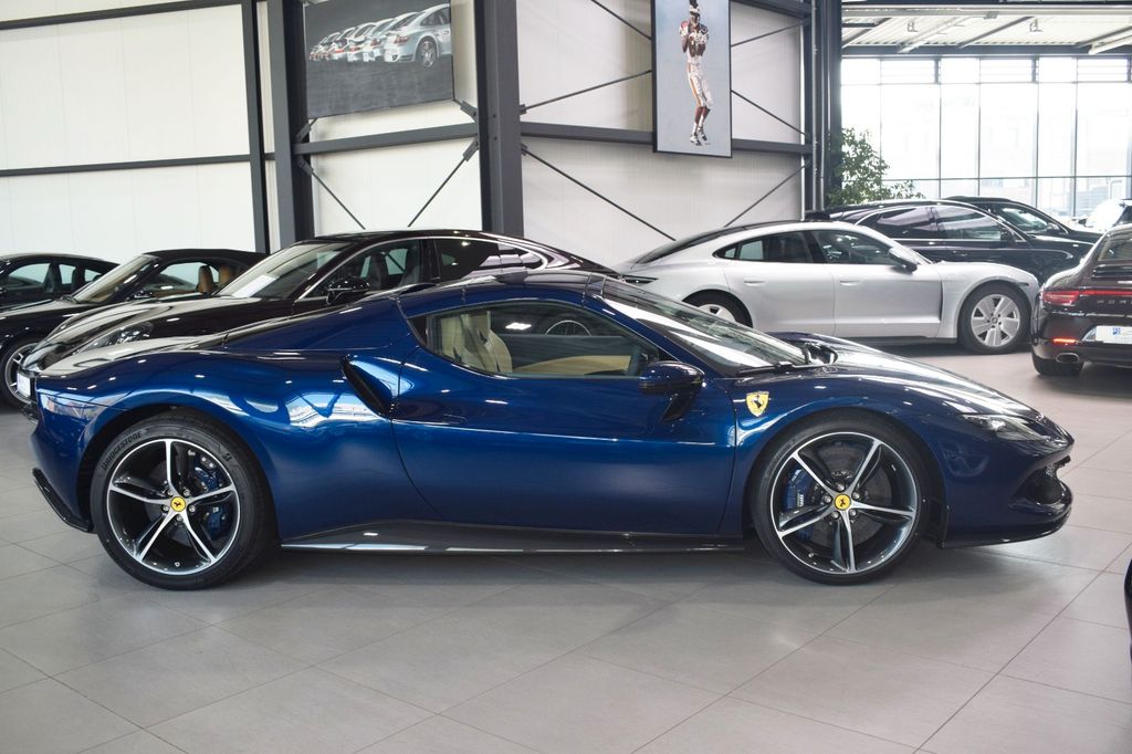 Ferrari 296 GTS 2025