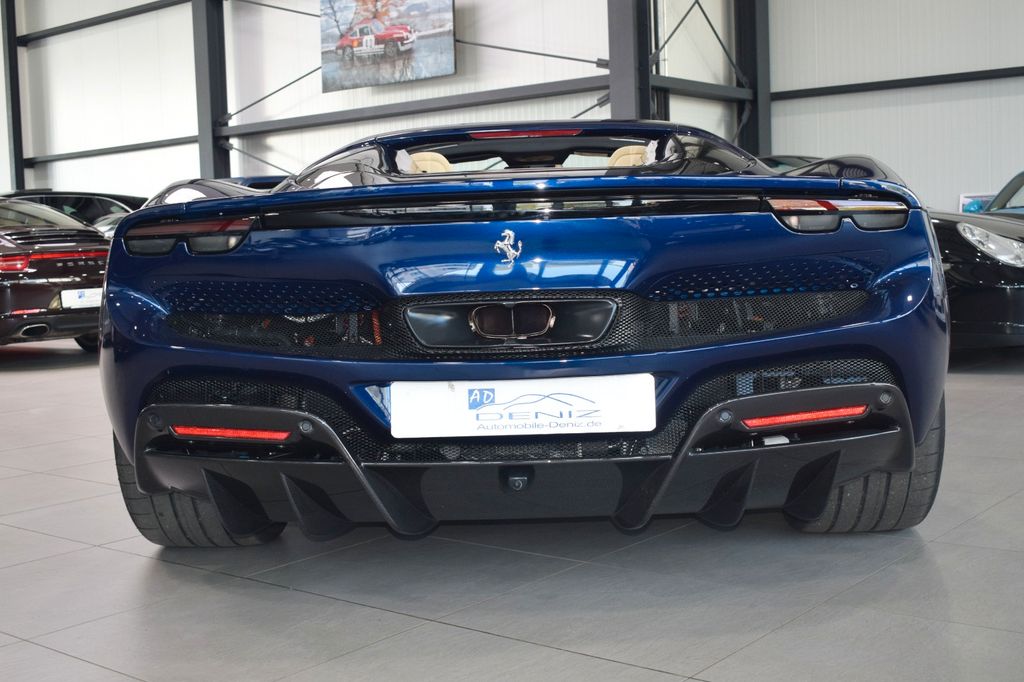 Ferrari 296 GTS 2025