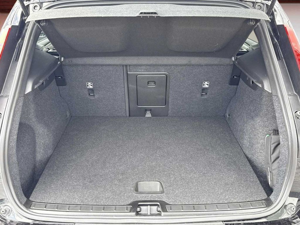 Volvo EX40 2024