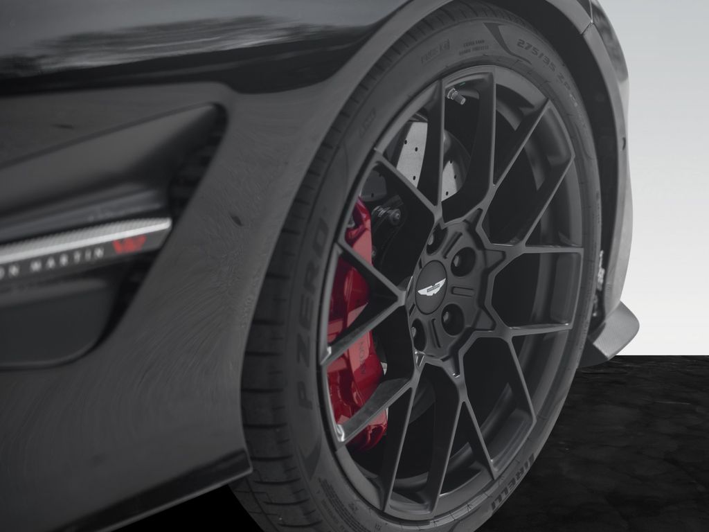 Aston Martin Vanquish 2025