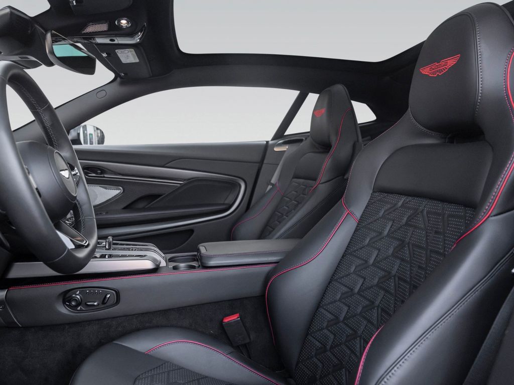 Aston Martin Vanquish 2025