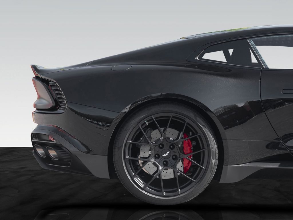 Aston Martin Vanquish 2025