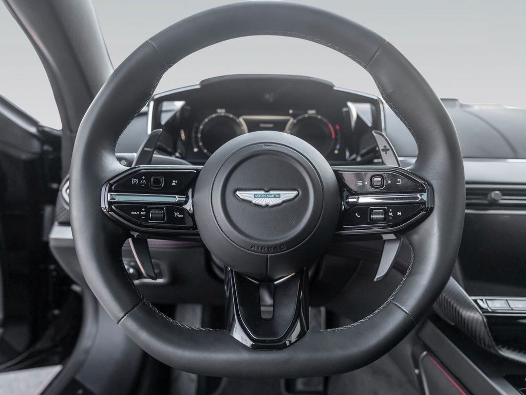 Aston Martin Vanquish 2025