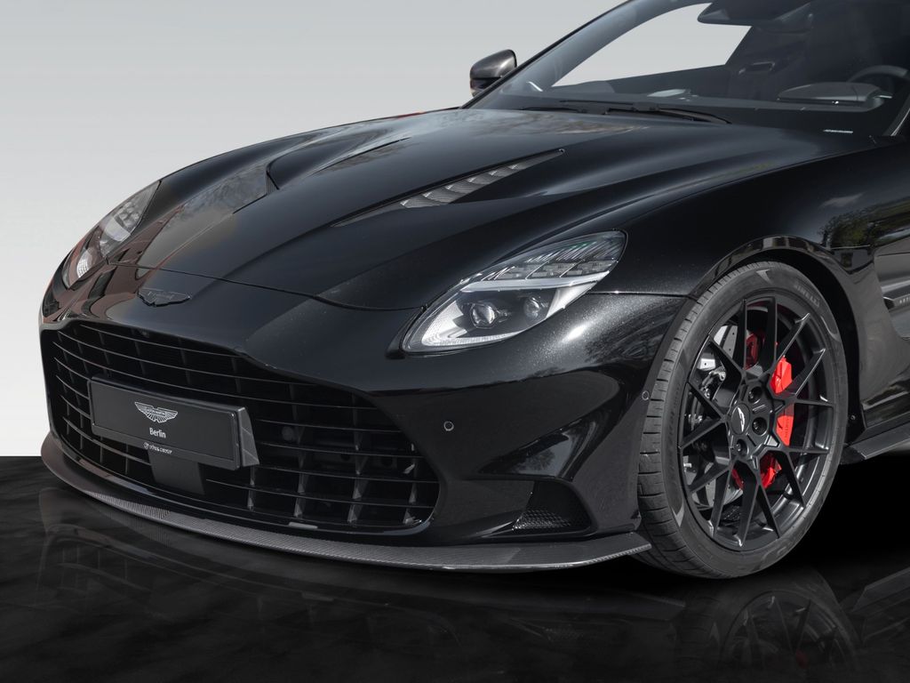 Aston Martin Vanquish 2025