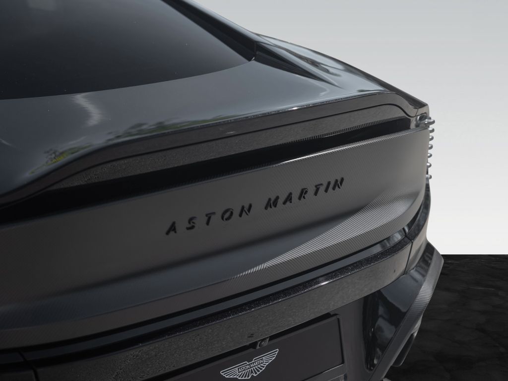 Aston Martin Vanquish 2025