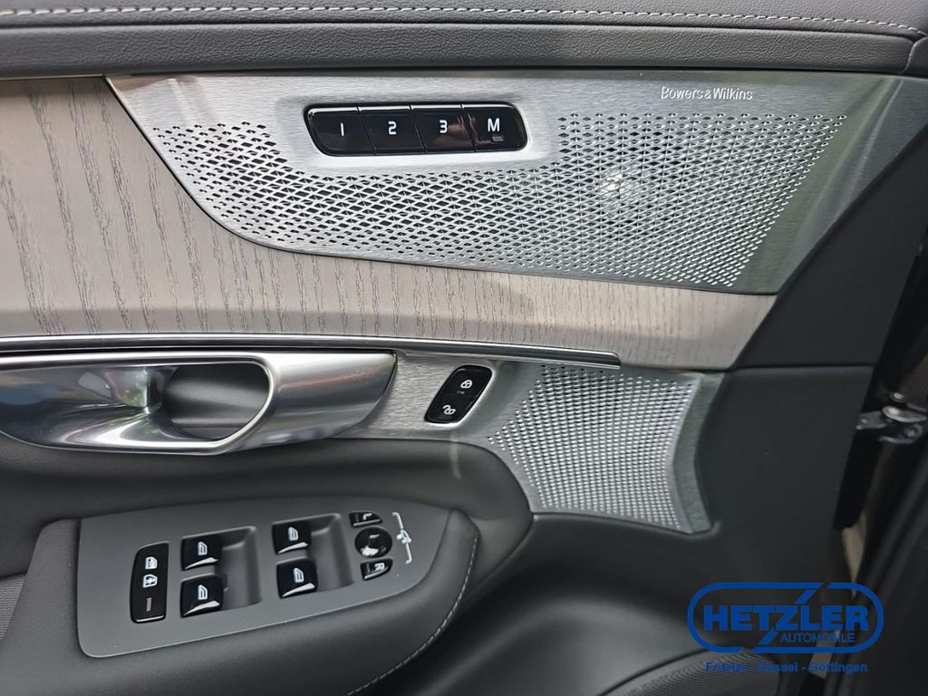 Volvo XC90 2025