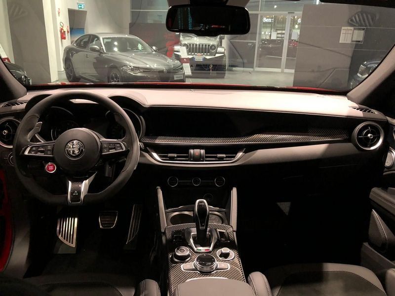 Alfa Romeo Stelvio 2021