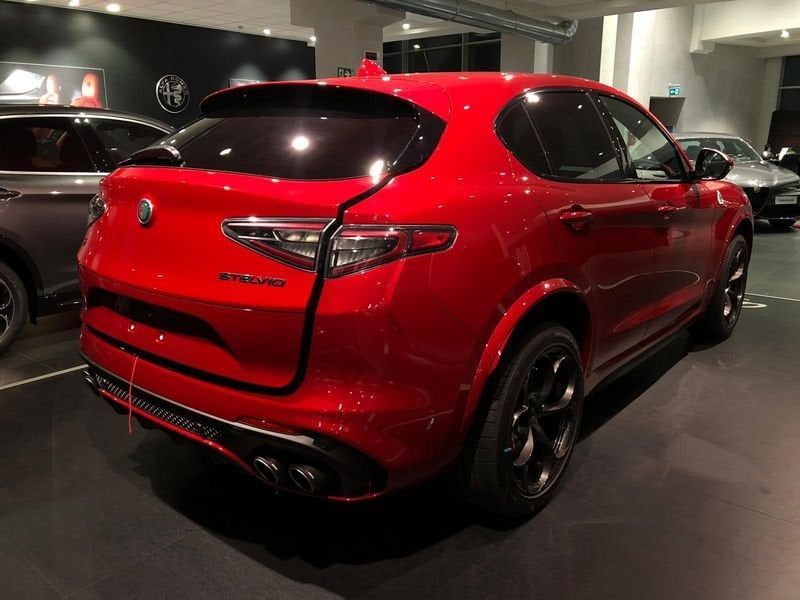 Alfa Romeo Stelvio 2021