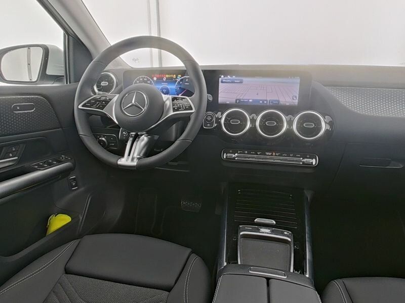 Mercedes-Benz B 200 2024
