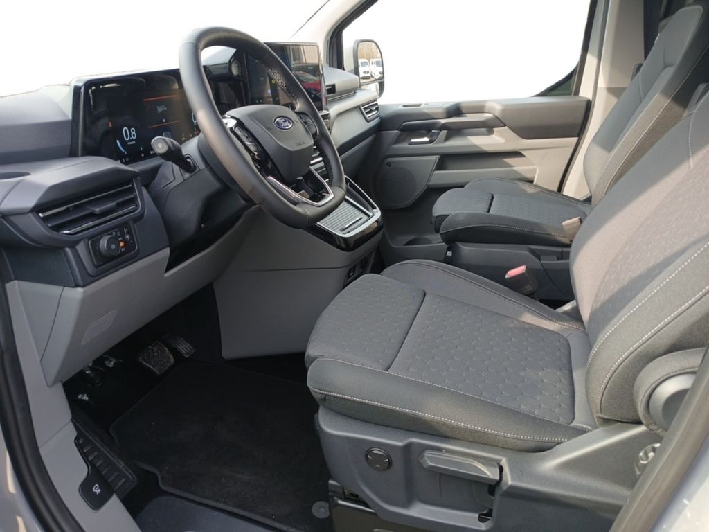 Ford Tourneo Custom 2025