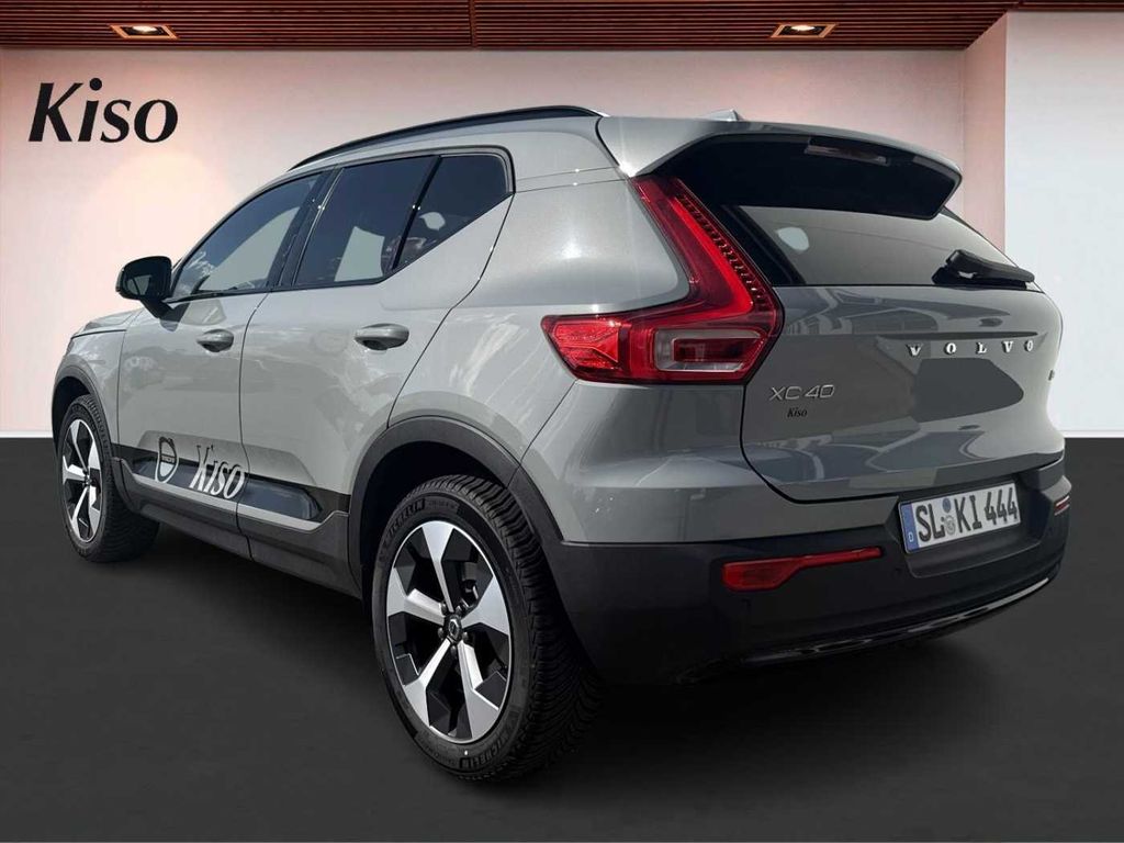 Volvo XC40 2025