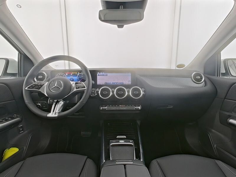 Mercedes-Benz B 200 2024