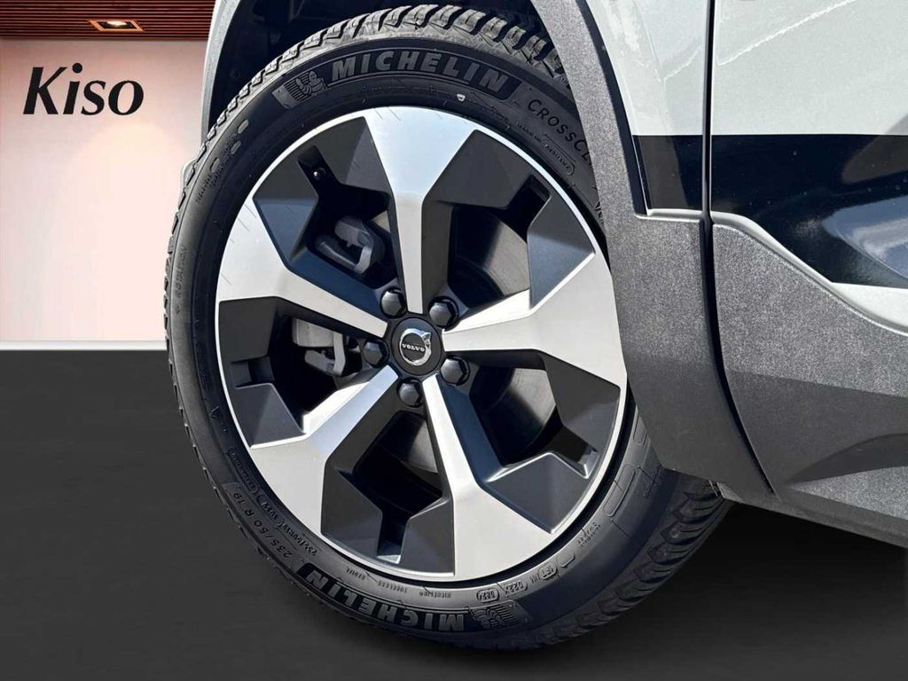 Volvo XC40 2025