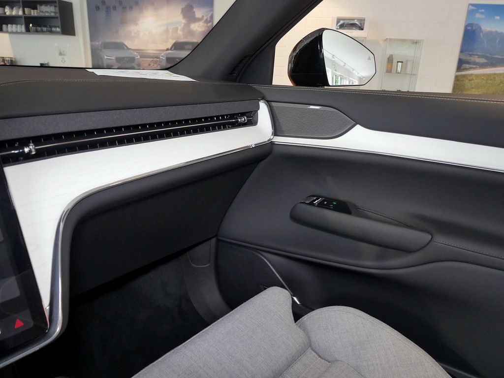 Volvo EX90 2025