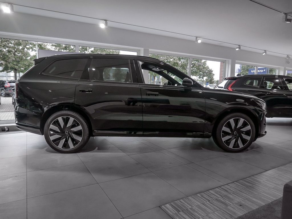 Volvo EX90 2025