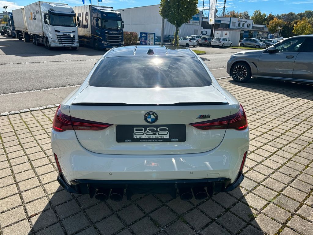 BMW M4 2025