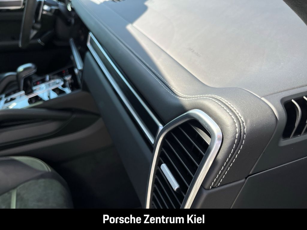 Porsche Cayenne 2022