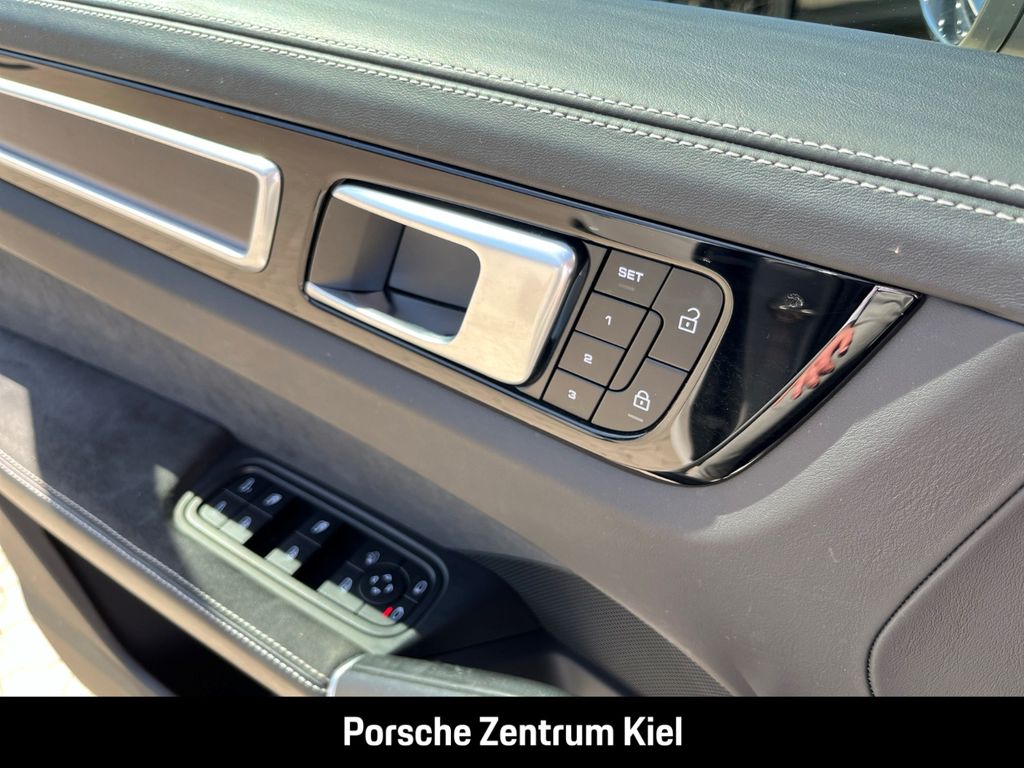 Porsche Cayenne 2022