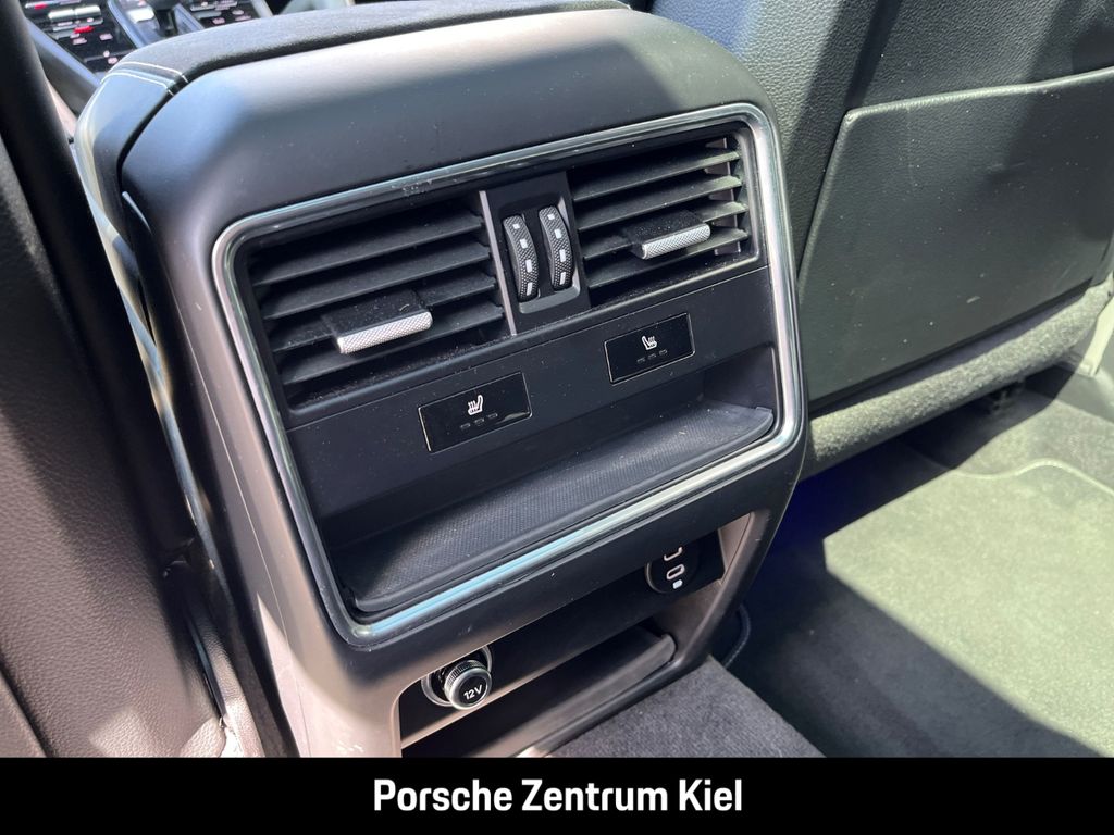 Porsche Cayenne 2022