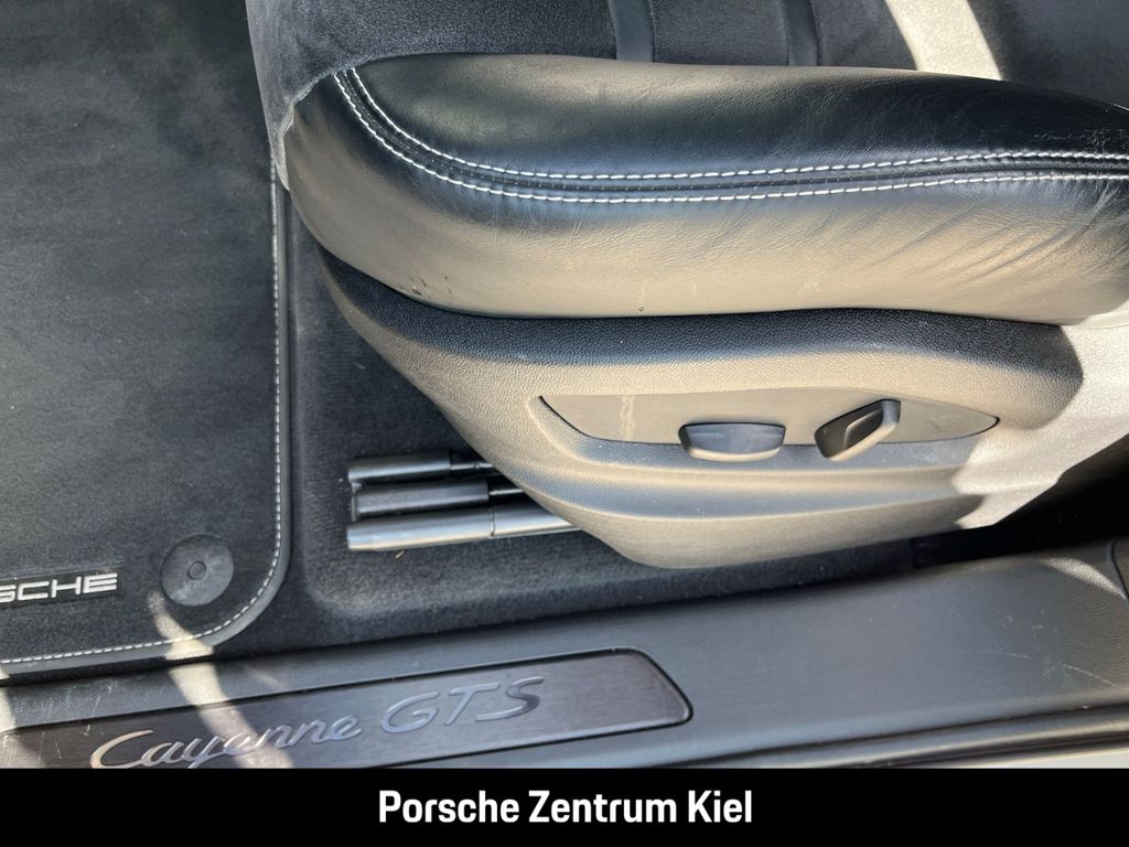 Porsche Cayenne 2022