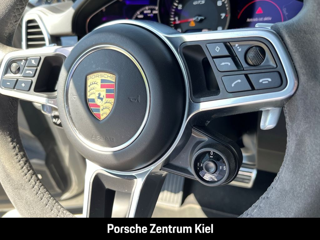 Porsche Cayenne 2022