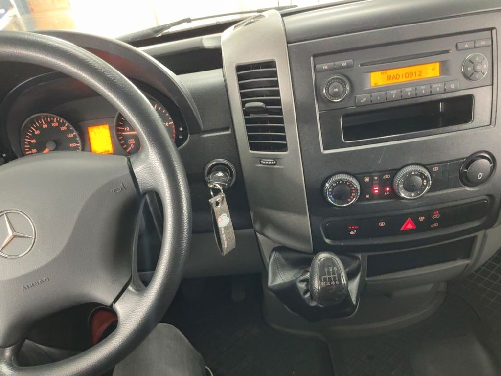 Mercedes-Benz Sprinter 2012